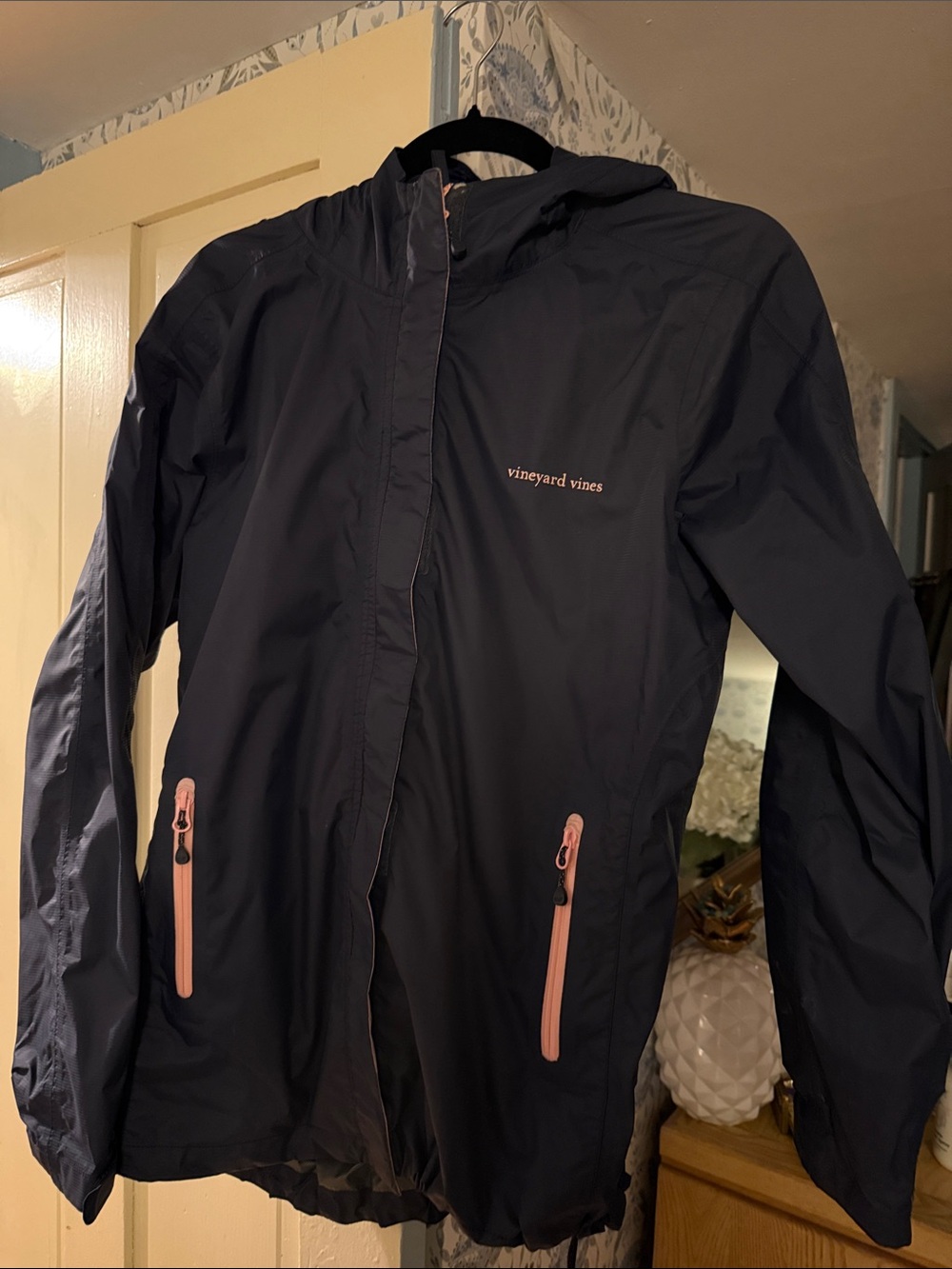 Vineyard Vines raincoat  Navy Jacket with Pink Zipper Accents